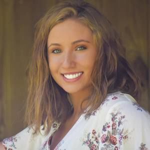 Meet your Posher, Karissa